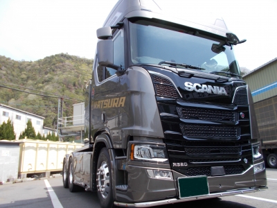 今、話題の SCANIA TRUCK 導入!! 